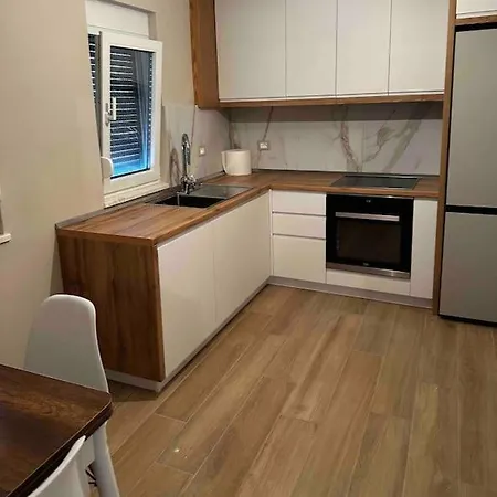 Eja Apartment